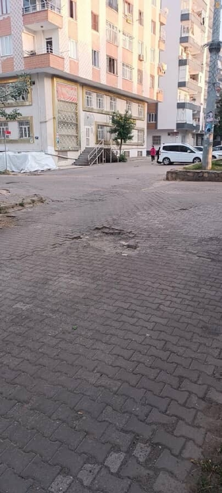 Diyarbakır’da O Mahallede Ne Park Keyfi Ne Araç Güvenliği Kaldı! (1)-1