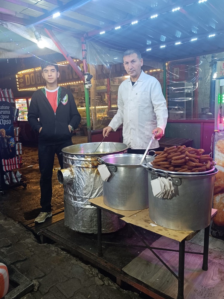Diyarbakır’da O Tatlı Için Herkes Kuyruğa Giriyor Sebebi Belli Oldu!-1