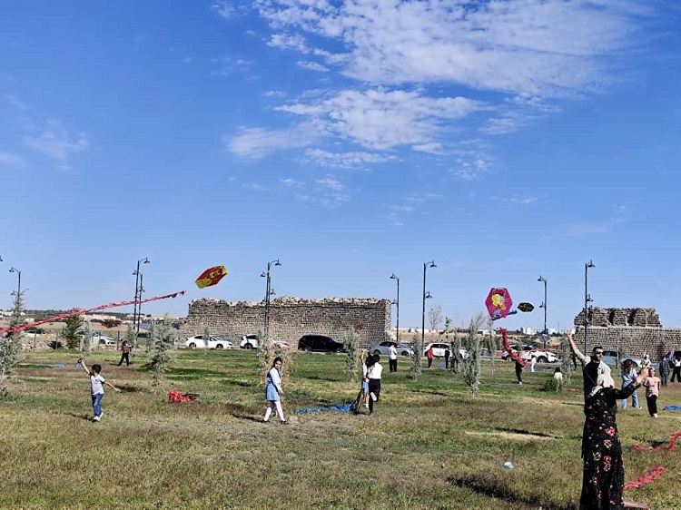 Diyarbakır’da Sema Uçurtmalarla Şenlendi Renkli Etkinlik Ilgi Gördü!-1