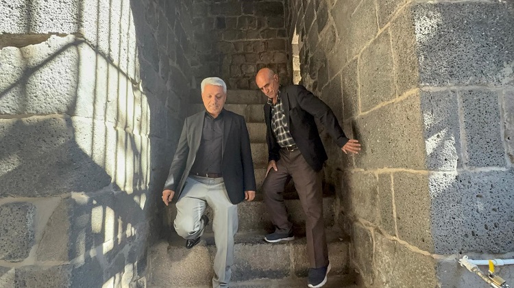 Diyarbakır’daki 1000 Yıllık Camide 3 Yıldır Abdest Alacak Yer Yok! (3)