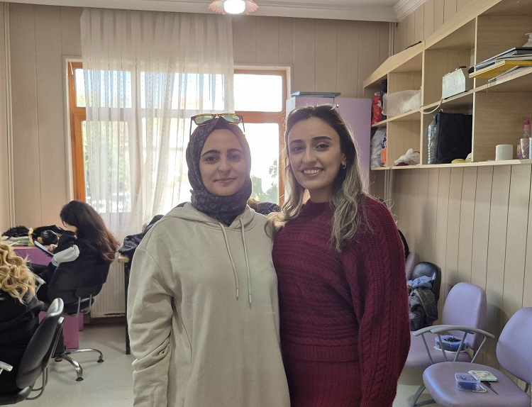 Elazığ’da Iki Kardeş Kuaför Hayali Için Kursa Gidiyor! (2)