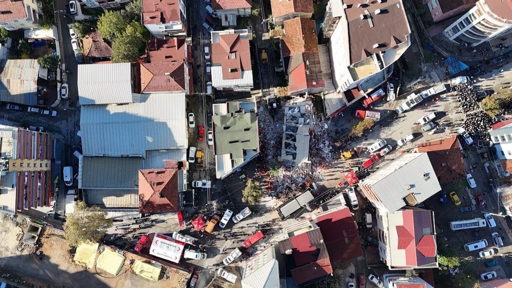 Kocaeli’de Bina Çökmesi Yaşandı 7 Kişinin Enkaz Altında Kaldığı Tahmin Ediliyor!-1