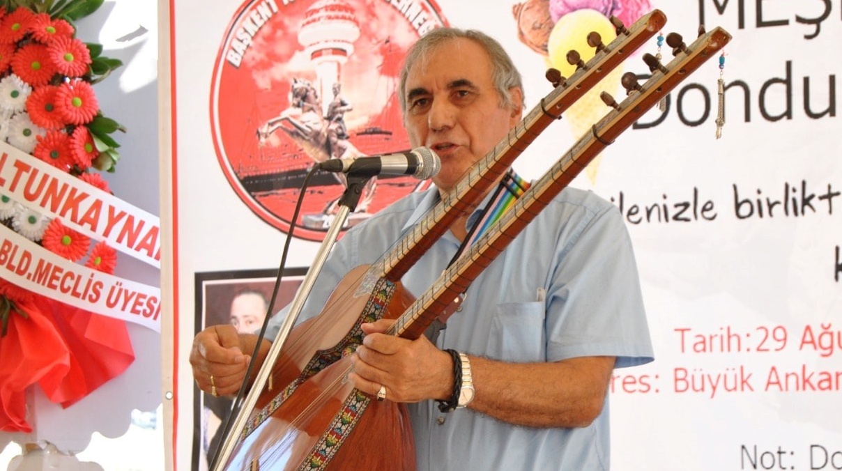 Terakime Ozan Dündar, Goşa Sazıyla Çalıp Çığırırken