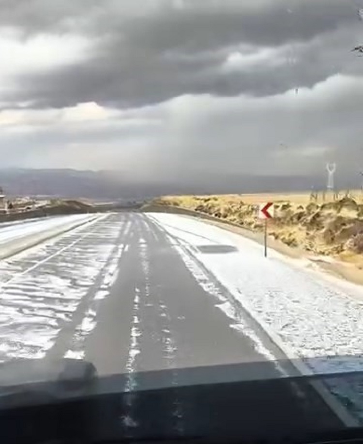 Yağışlar Etkili Oldu Diyarbakır’ın Komşusunda Yollar Beyaza Büründü!-1