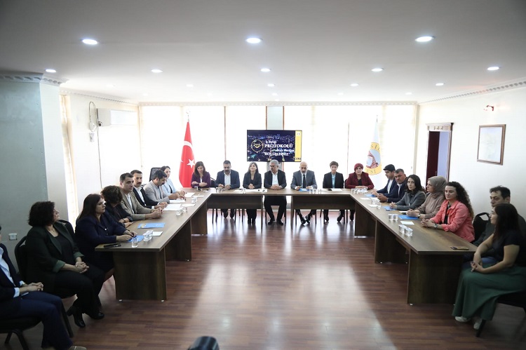 5 Ilçe 8 Kurum Diyarbakır’da Kadın Eliyle Peynir Üretimi Yeniden Canlanıyor!X