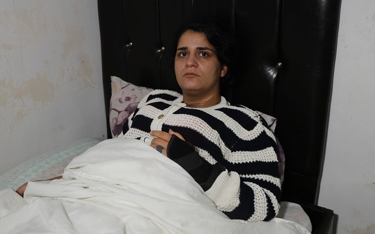 Boğazından Bıçaklanan Kadın Engelli Kaldı Tek Isteği Çocukları Için Ayağa Kalkmak! (1)