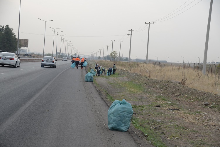 Diyarbakır Büyükşehir Başlattı Batman, Elazığ, Mardin Ve Urfa Yolları Temizlendi!-1