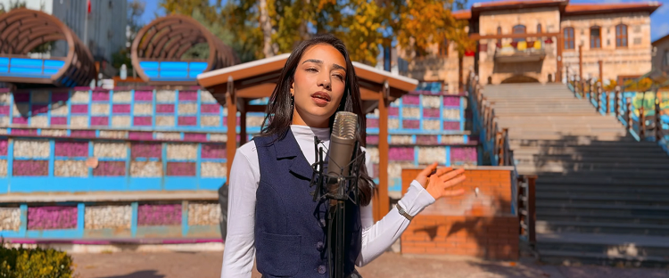Diyarbakır’da Hoşgörü İçin Söyle Projesi Yunus Emre'nin Dizeleri Beğeni Topladı! (1)