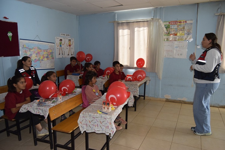 Diyarbakır’da Jandarmadan Minik Kalplere Dokunuş!-1