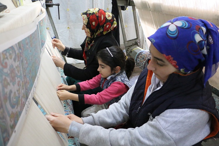 Diyarbakır’da Kadınlar Üretiyor Avrupa’ya Satılıyor! (3)