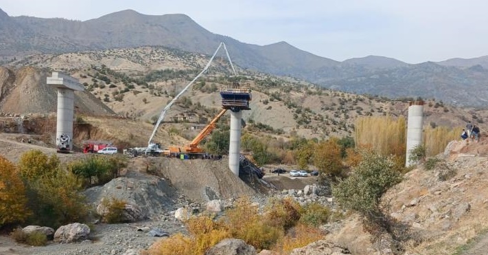 Diyarbakır’da Köprü Çöktü İşçiler Enkaz Altında Kaldı!