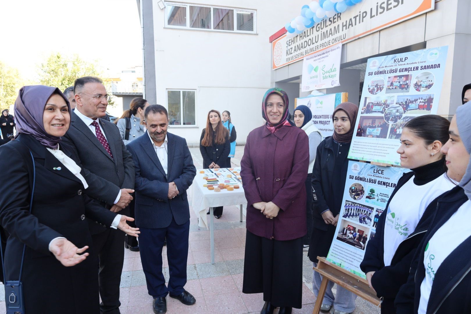 Diyarbakır’da Öğrencilere Fidan Dikim Eğitimi Verildi