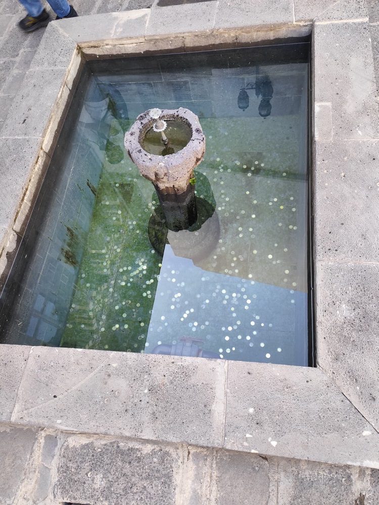 Diyarbakır’daki Müzede Turistlerin Para Atma Geleneği Dikkat Çekti!