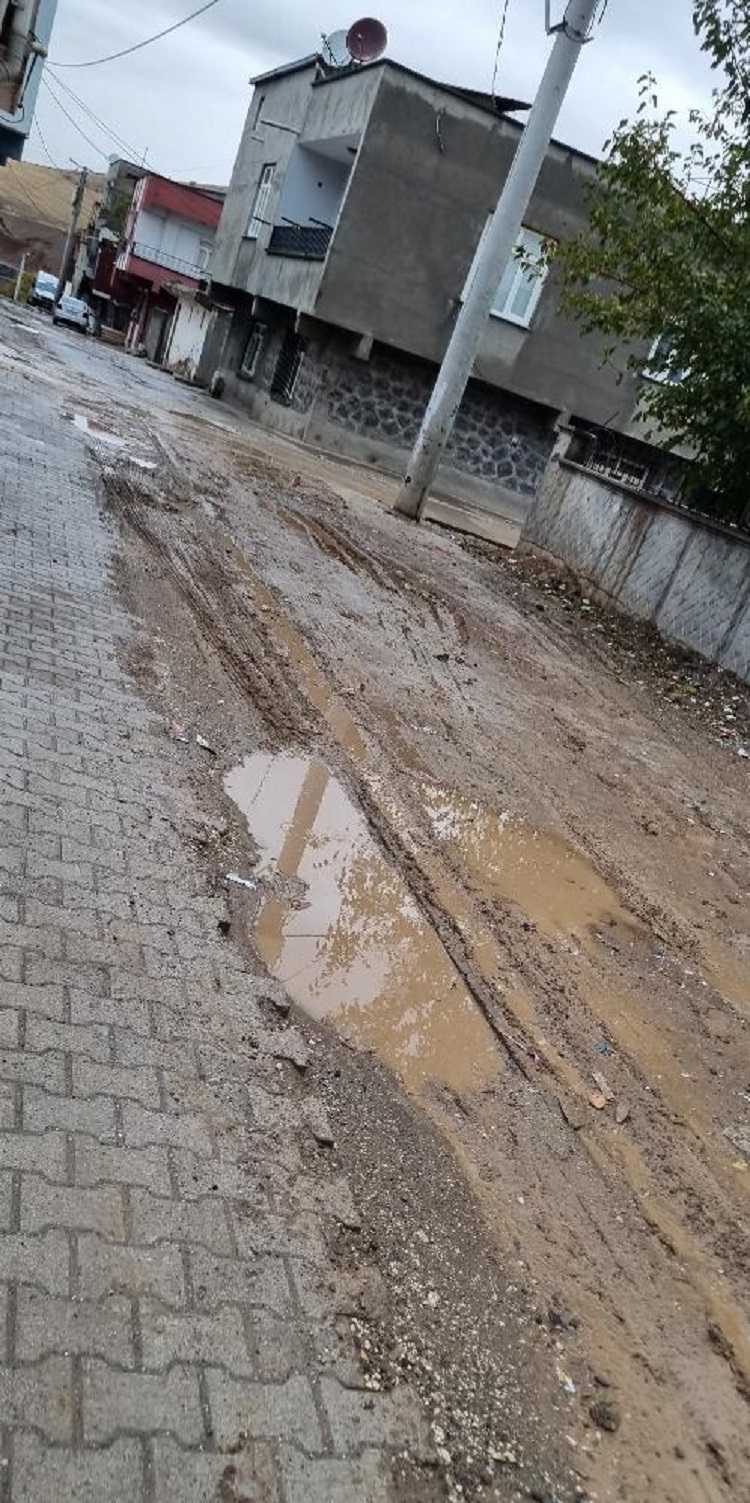 Diyarbakır’ın O Mahallesinde Çamur Isyanı Belediyeye Ulaşılmıyor!1