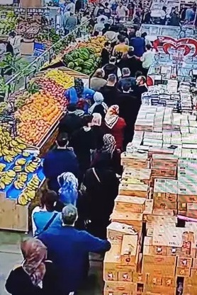 Kilosu 50 Liraya Düştü Markete Akın Etti