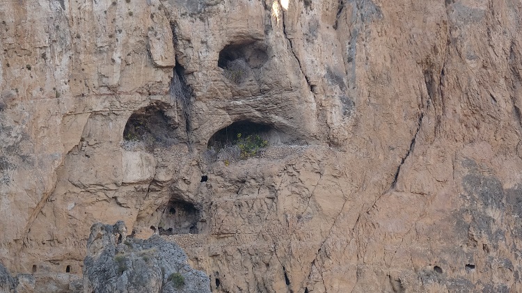 Malatya’daki O Mağaralar Korku Salıyor İşte Sebebi! (1)