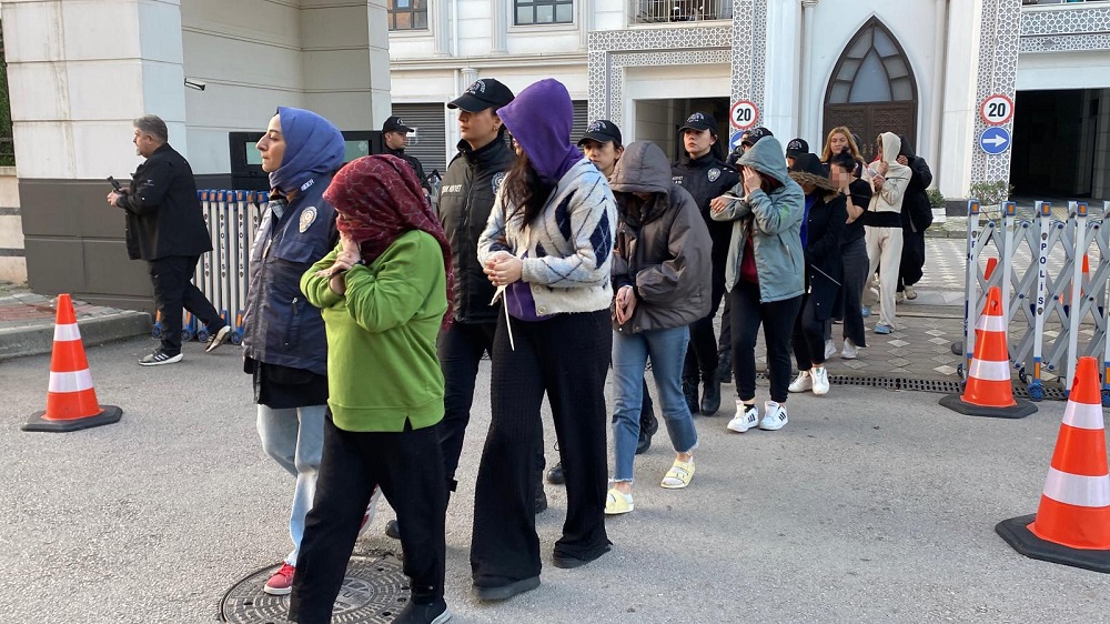 ‘Sahte Bungalov’ Çetesine Diyarbakır Dahil 11 Ilde Operasyon 37 Gözaltı! (2)