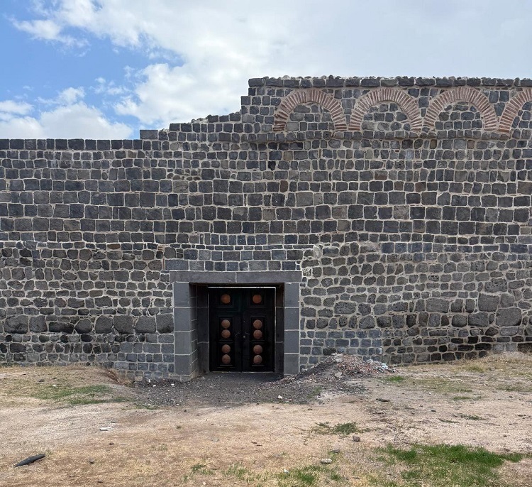 Yok Artık Diyarbakır Surlarına Ev Kapısı Takıldı!