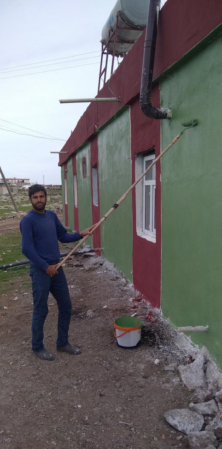 Amedspor Belki Sesimizi Duyar Dedi Evini Yeşil Kırmızıya Boyadı!-2