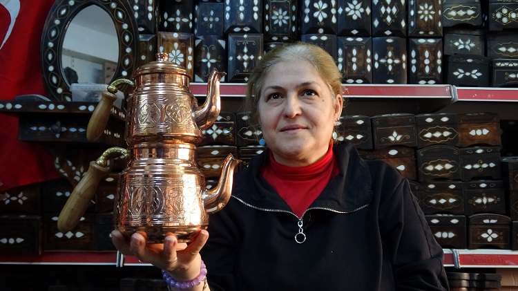 Bakır Ustası Kadın