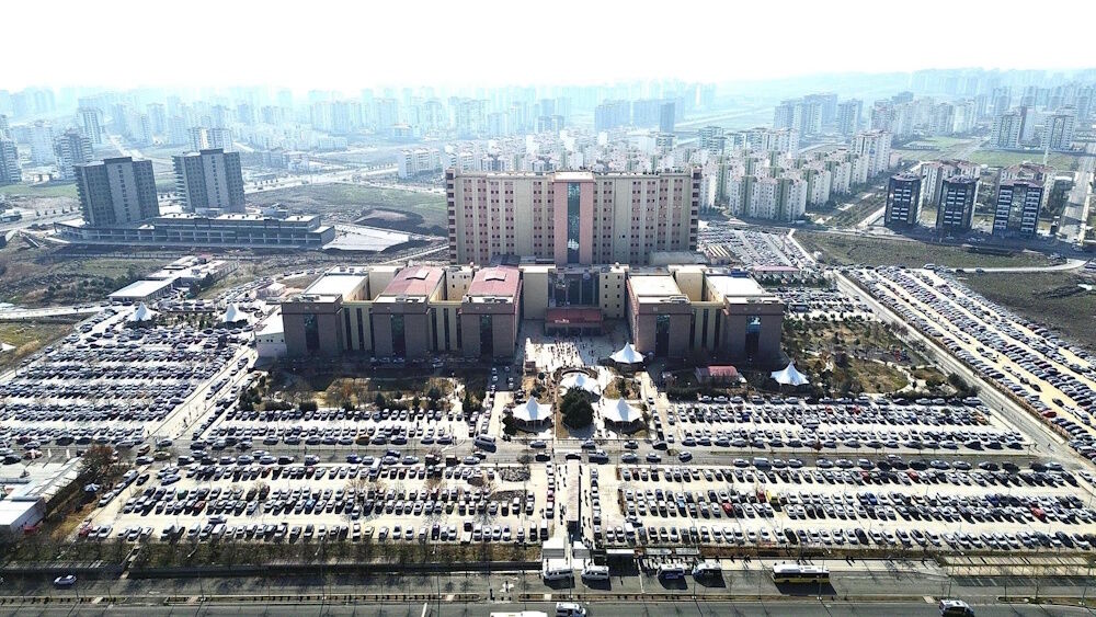 Diyarbakır Gazi Yaşargil Eğitim Ve Araştırma Hastanesi Fotoğrafı