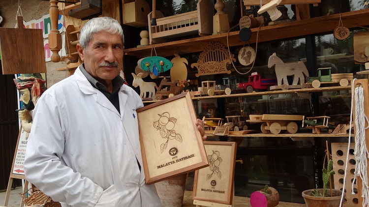 Malatya’da Kurumuş Ağaçlara Şekil Veriyor 50 Yılı Devirdi! (1)