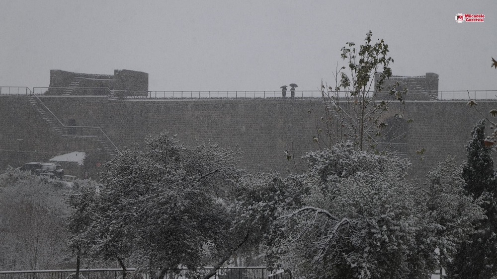 Diyarbakır Servet Tursun Kar Fotoğları Iç Kale