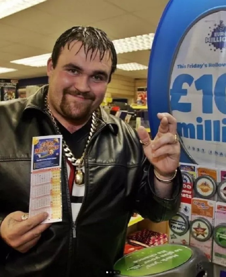 Piyangodan Kazandigi 580 Milyon (1)