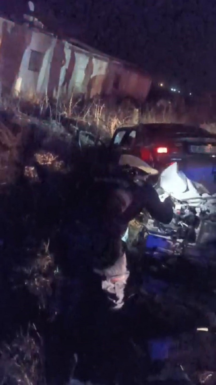 Şanlıurfa’da Iki Otomobil Çarpıştı Ölü Ve Çok Sayıda Yaralı Var!-1