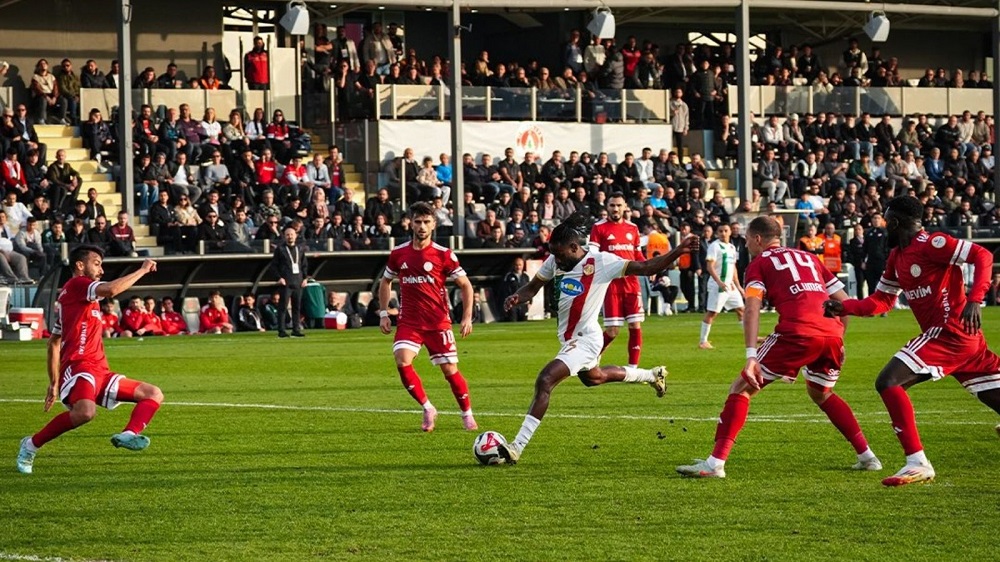 Amedspor Ümraniyespor