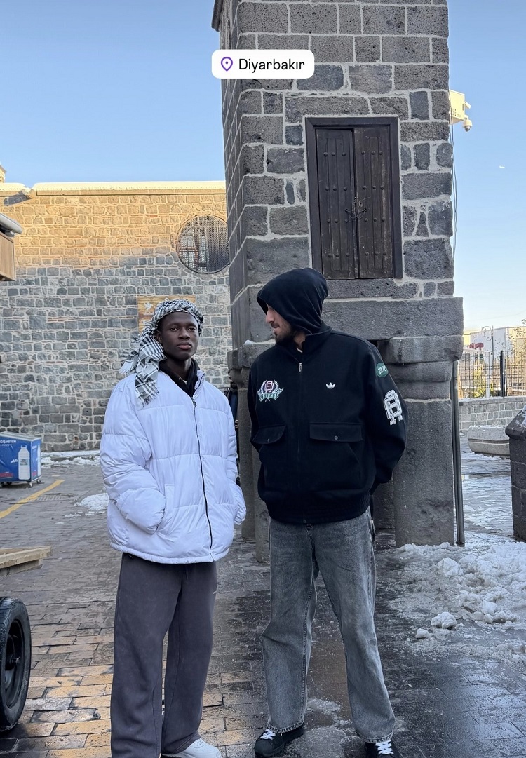 Trabzonspor’un Gambiyalı Futbolcusu Diyarbakır’da İşte Sebebi!Assan Bojang