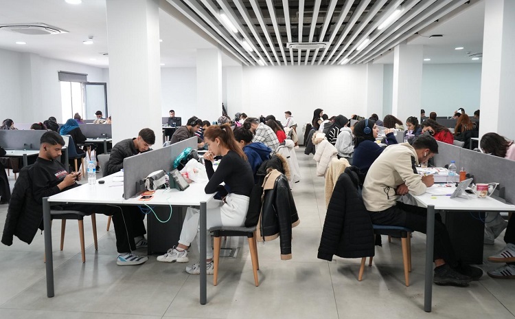 Arjen Ari Kütüphane