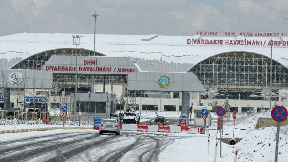 Diyarbakır Havalimanı Kış Kar Yağışı Havaalanı Havalimanı Diyarbakır Uçak