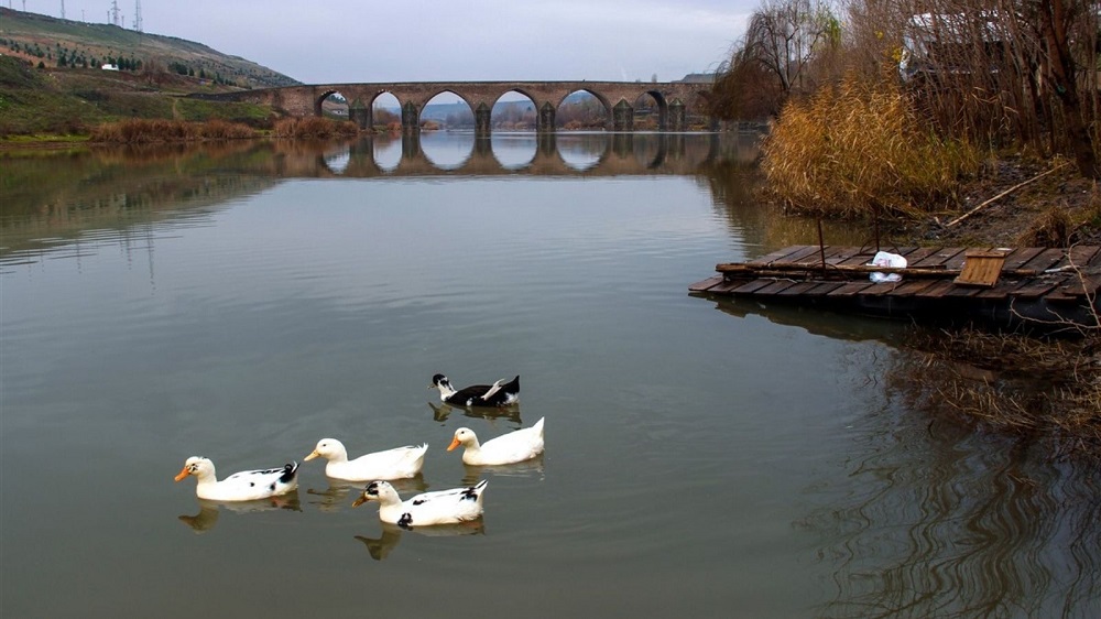 Diyarbakır On Gözlü Köprü Dicle Nehri Yağış Hava Durumu Manzara