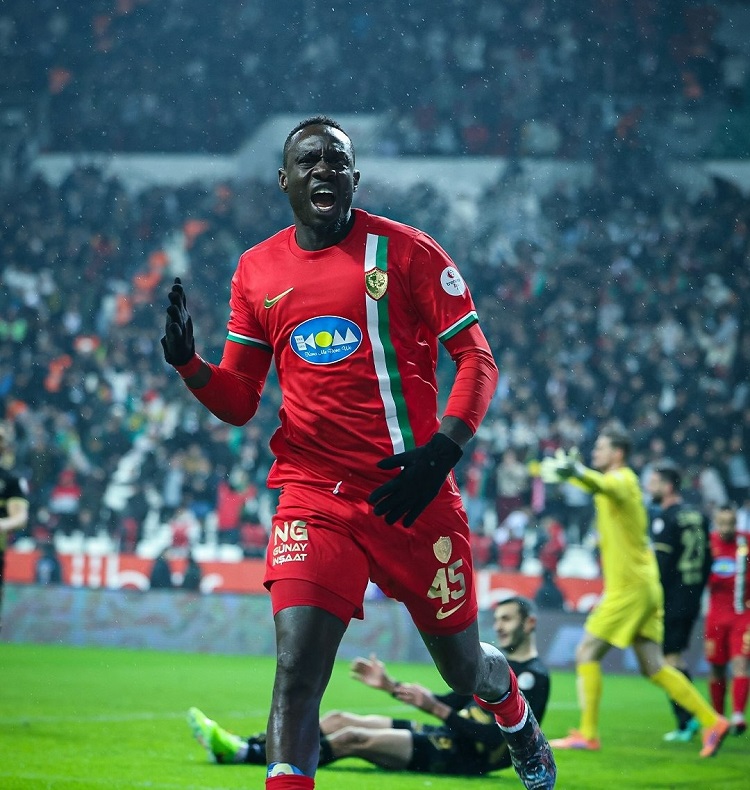 Diagne Attı, Amedspor Liderliği Sürdürdü!
