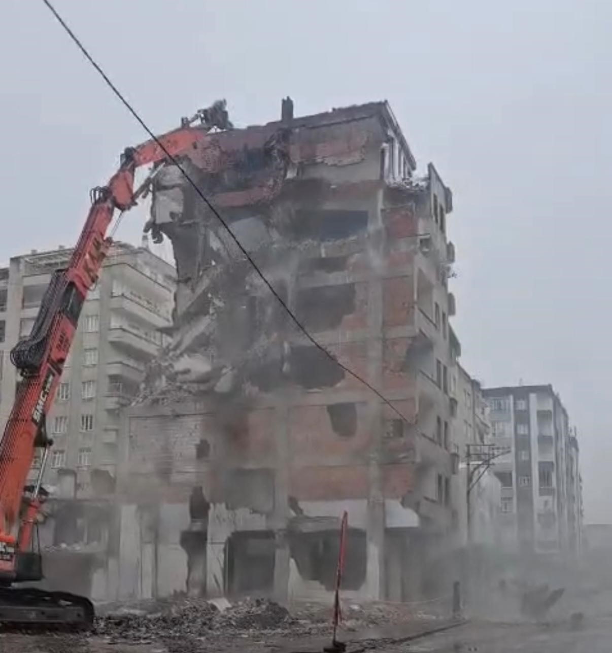 Yıkım Bina Hasar Diyarbakır-1