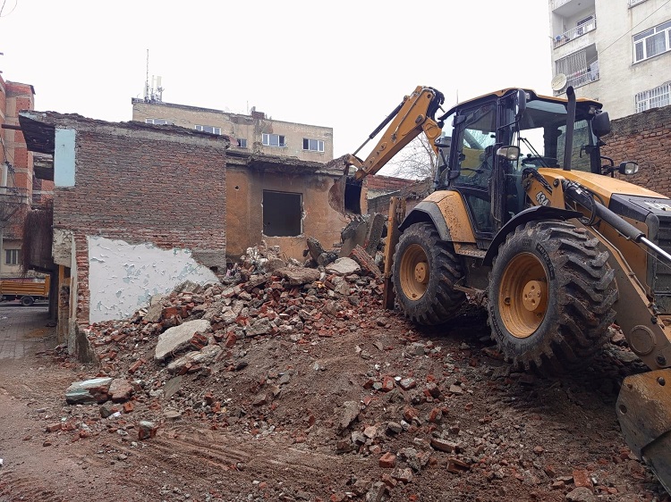 Diyarbakır’da Beklenen Adım Atıldı O Evler Yıkılıyor!