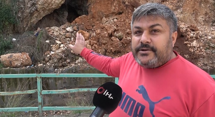 Heyelan Oldu Evin Altından Mağara Çıktı! (1)