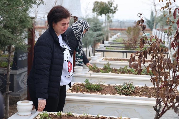 Mezarlık Diyarbakır Deprem Anma Yeniköy Mezarlık