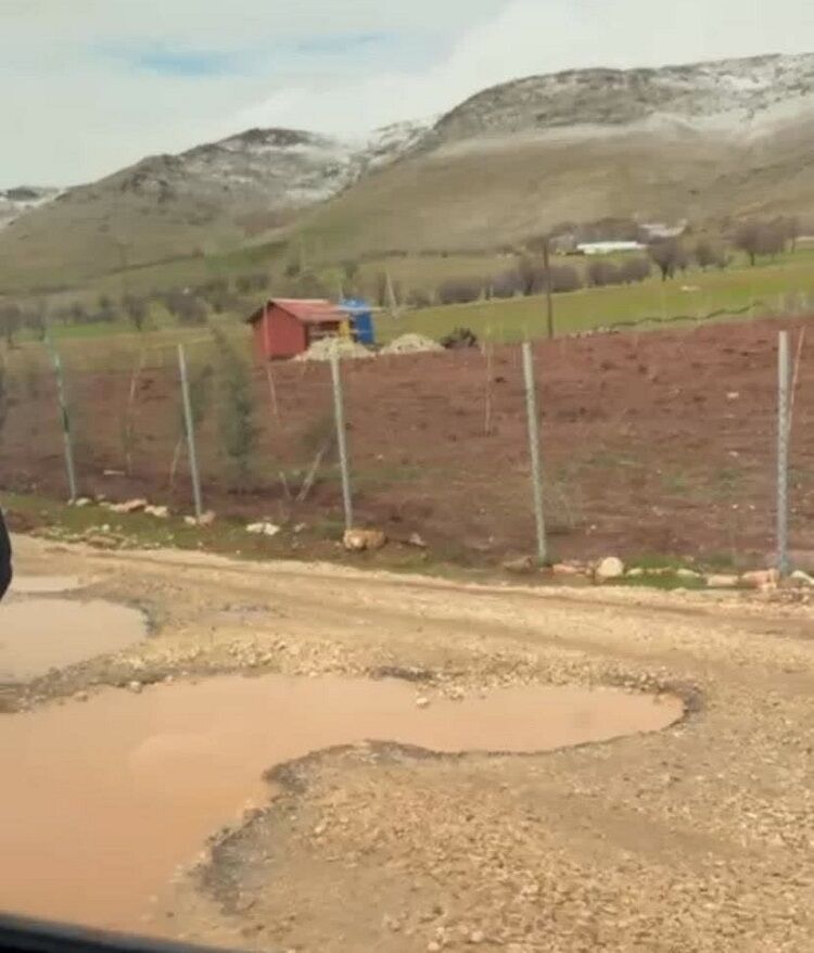 Diyarbakır'da Bakımsız Köy Yolları Sürücüleri Isyan Ettirdi!-1