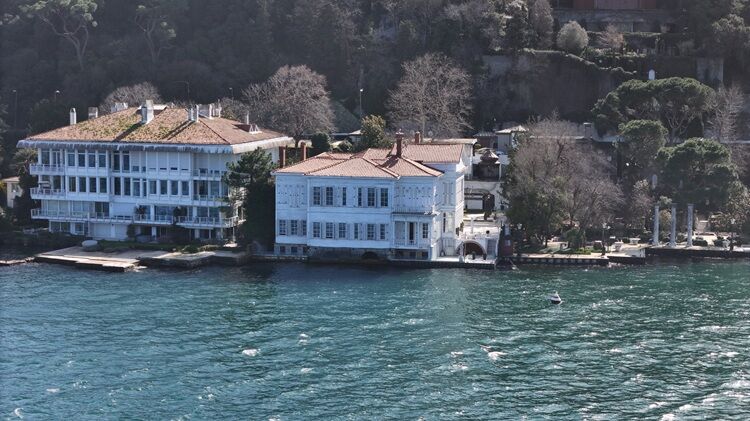 Kurtlar Vadisi’nde Konseyin Toplandığı Yalıydı Satılığa Çıktı, Fiyatı Belli Oldu! (1)-1