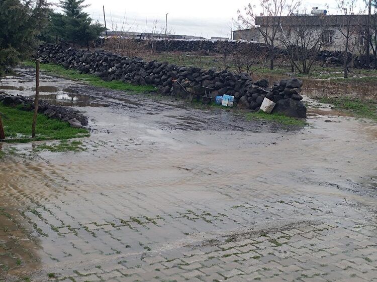 Diyarbakır’da Atık Skandalı Mahalleli Isyan Bayrağını Açtı! (1)-1