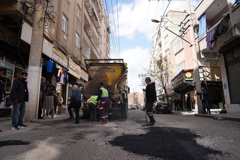 Diyarbakır’daki O Yollar Onarılıyor 3 Bin Ton Sıcak Asfalt Kullanıldı-2