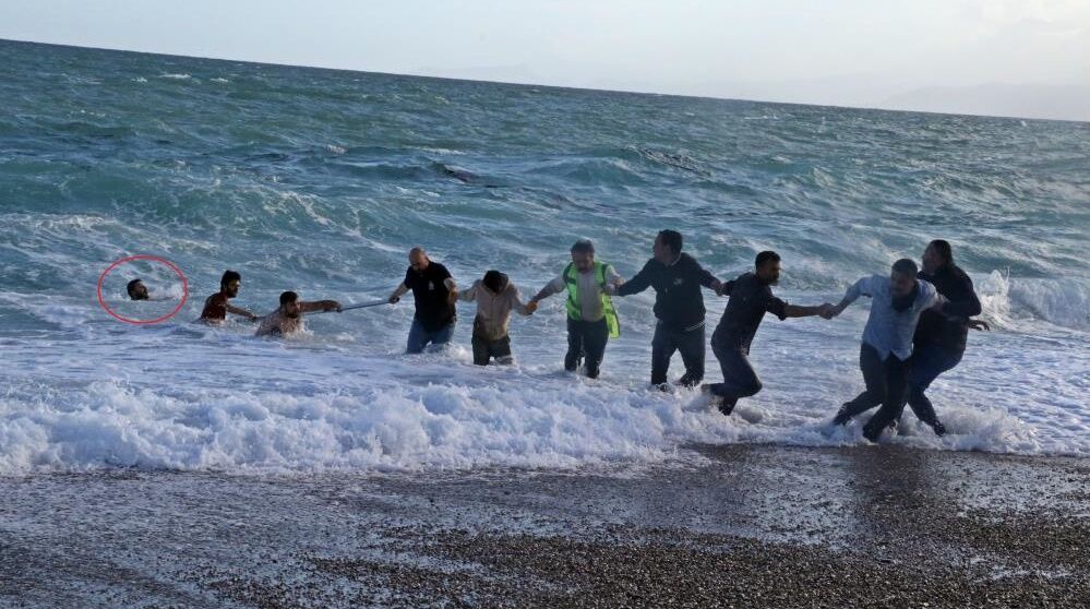 Diyarbakırlı Kardeşler Denizde Kayboldu Ölü Ve Yaralılar Var!