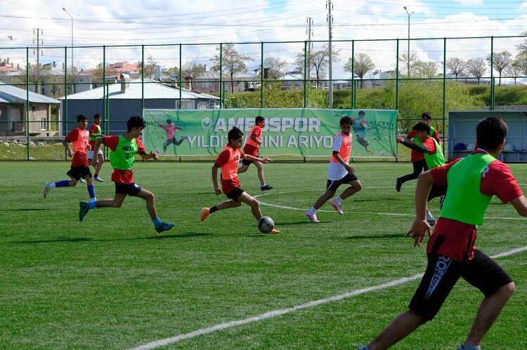 Amedspor'a Van’da Yoğun Ilgi Yüzlerce Sporcu Katıldı!-1
