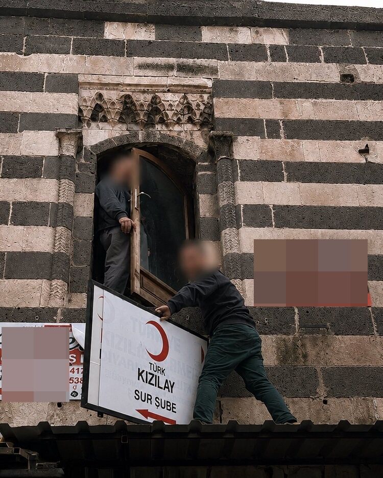 Diyarbakır Hasan Paşa Hanı’ndaki Tabela Kaldırıldı!-1