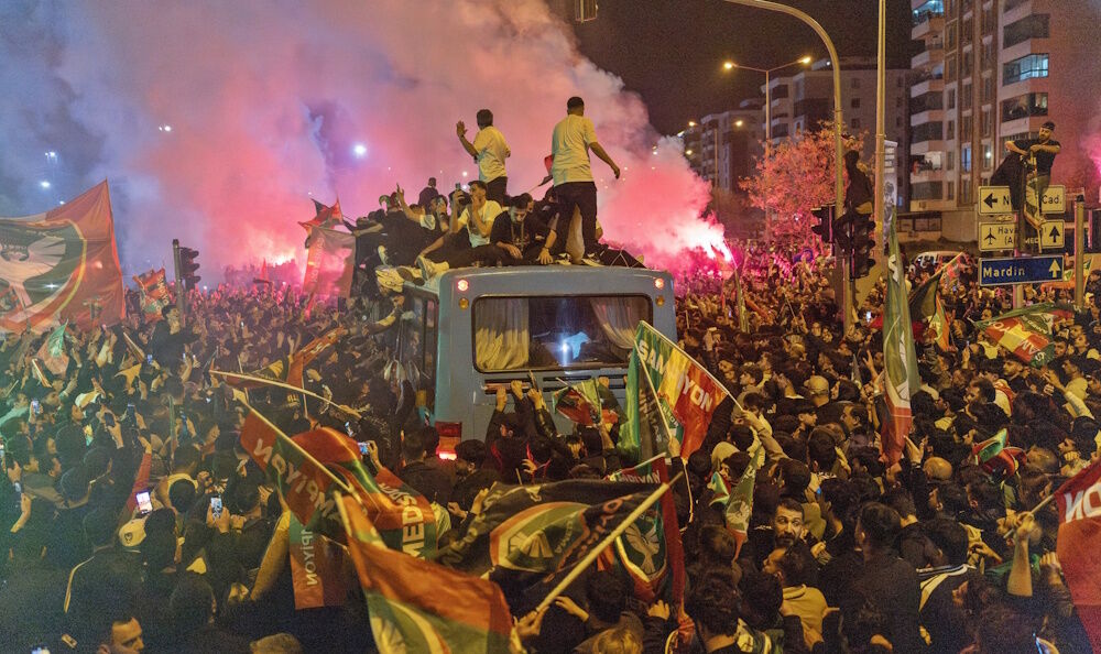 Diyarbakır'da Amedspor'un şampiyonluk maçı böyle izlendi!