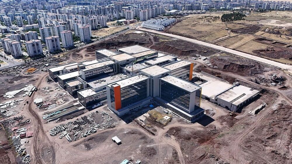 Diyarbakır Şehir Hastanesi inşaatında flaş gelişme: İşçiler eylemde!