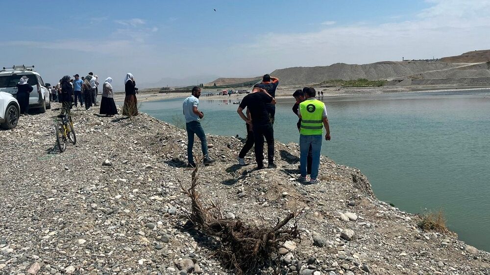 Abdullah Yanık Batman Çayı Malabadi Çayı Diyarbakır’da Kayıp Genç Iki Gündür Aranıyor Bisikleti Bulunmuştu