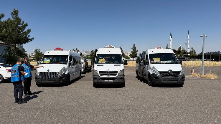 Diyarbakır’da 3 Minibüs Trafikten Men Edildi! (1)